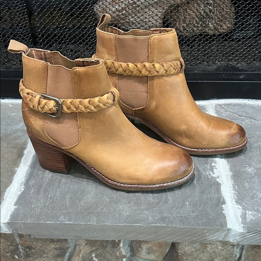 Sperry Tan Ankle Boots with Braided Detail